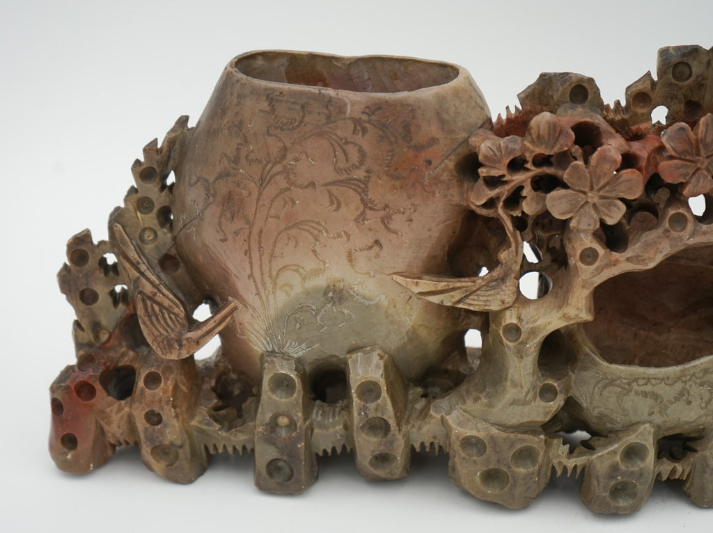 EARLY 20TH CENTRY ORIENTAL CHINESE LARGE HAND CARVED SOAPSTONE DECORATIVE POT