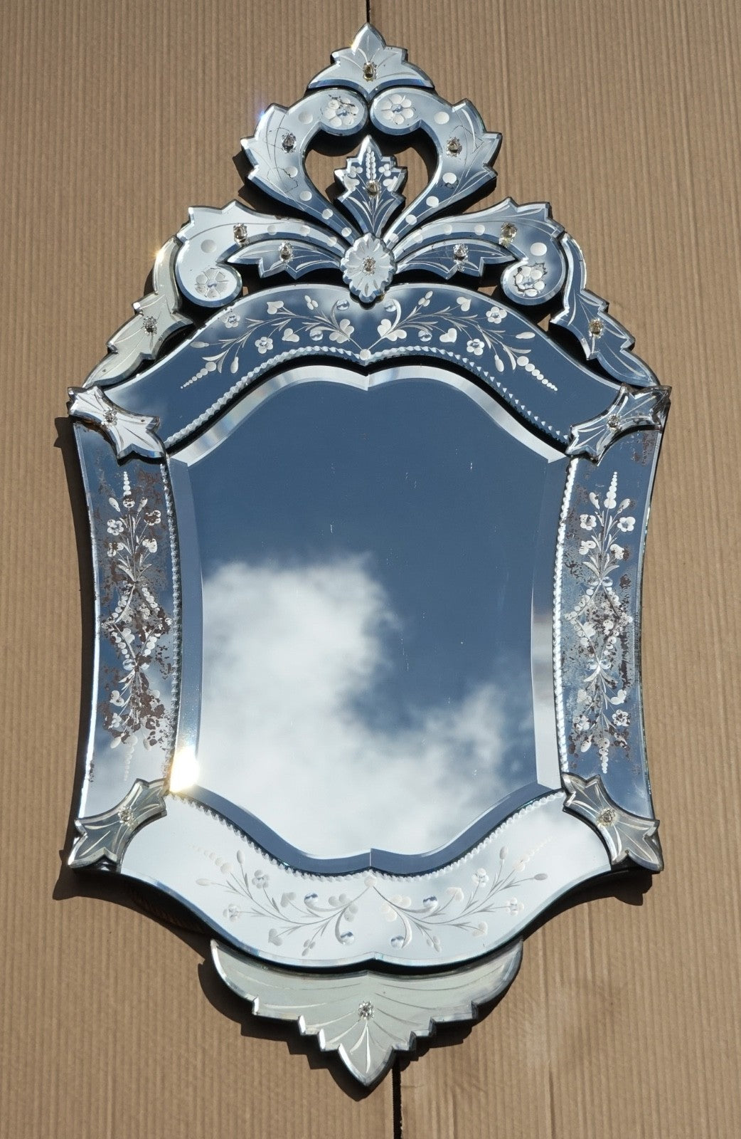 ANTIQUE ITALIAN CIRCA 1910 VENETIAN ETCHED GLASS HEART SHAPED WALL MIRROR