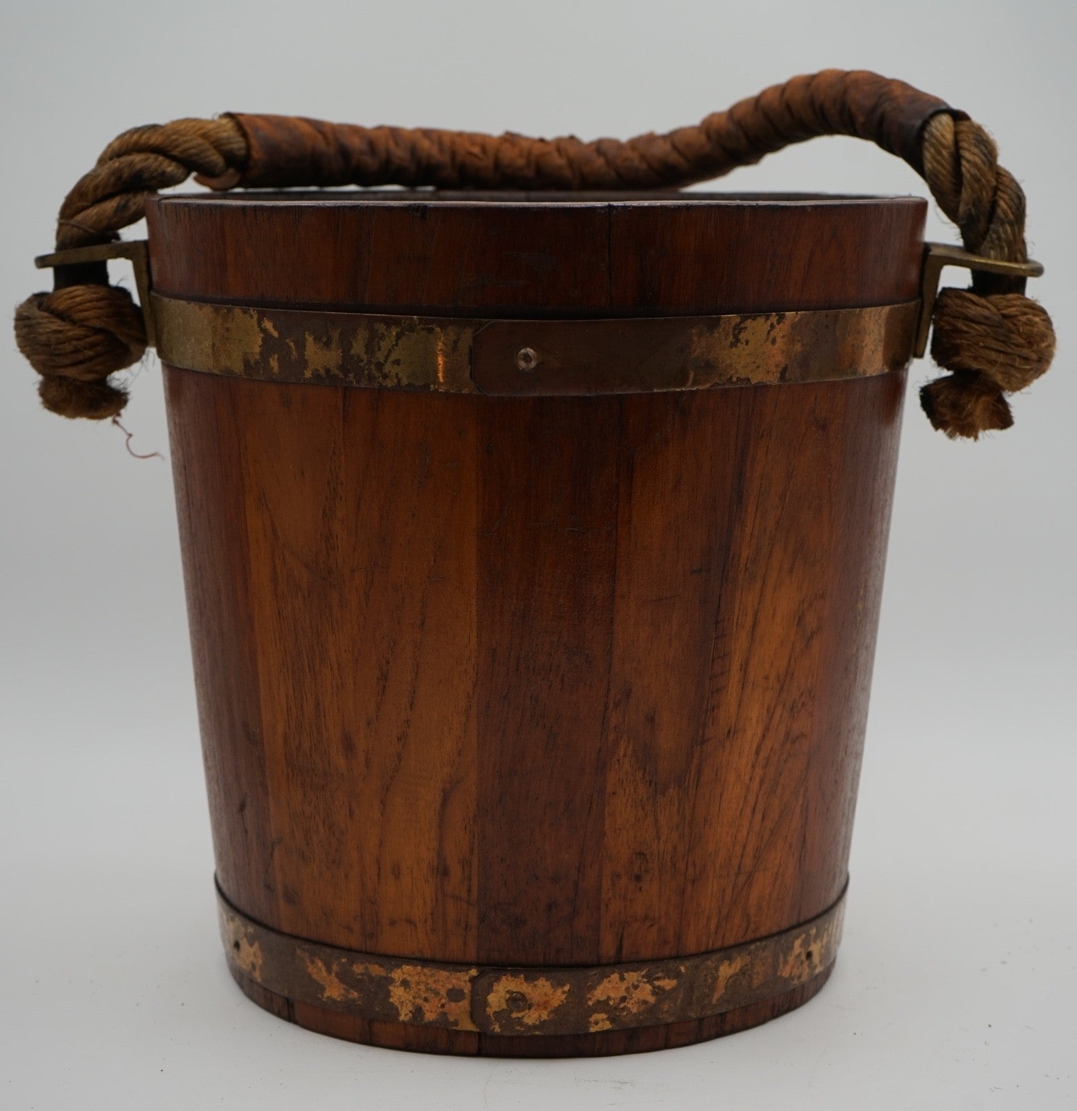ANTIQUE ENGLISH VICTORIAN 19TH CENTURY NAVAL OAK FIRE BUCKET WITH ROYAL CREST