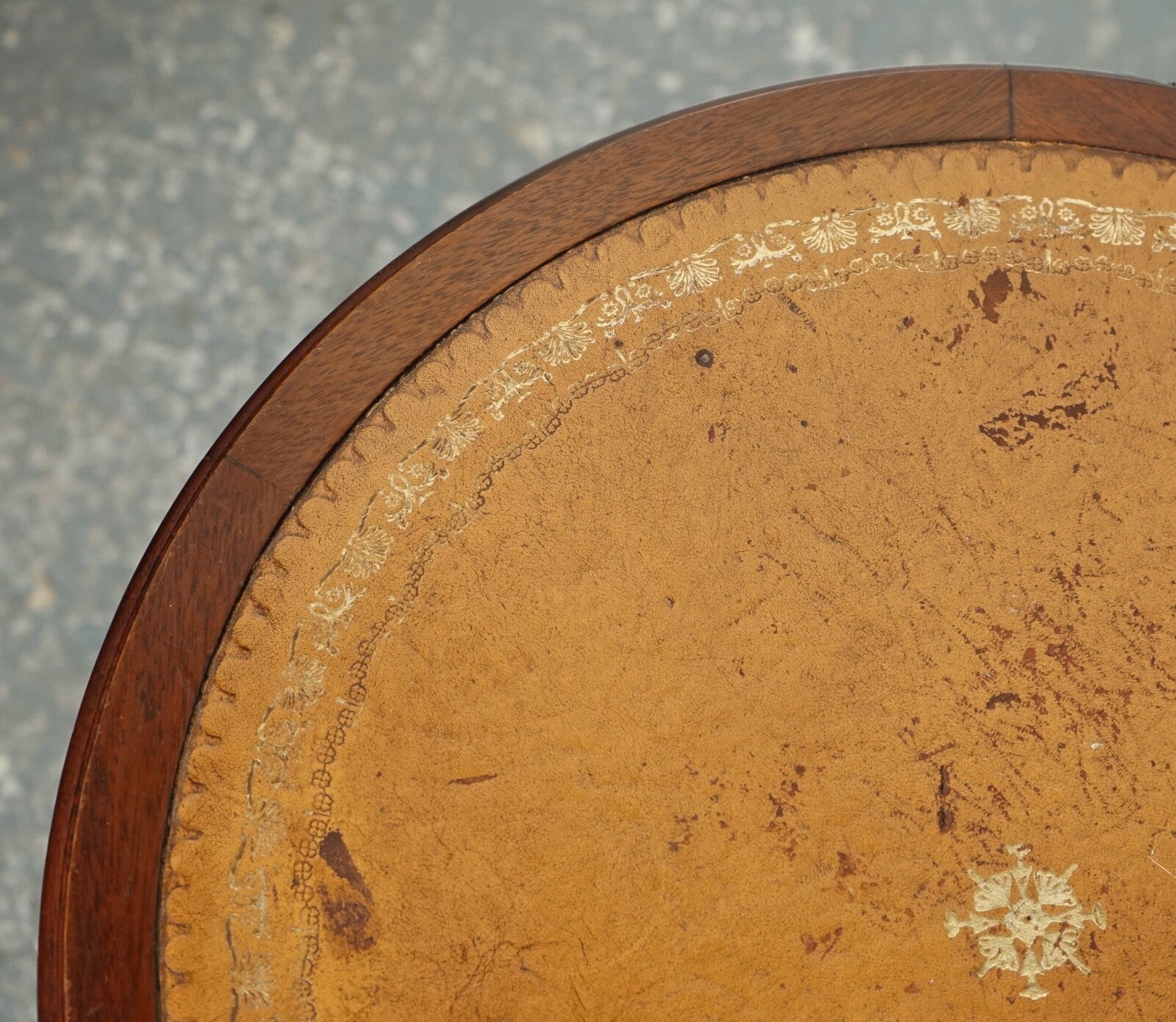 VINTAGE DRUM SIDE END TABLE LAMP WINE TABLE BROWN LEATHER TOP J1