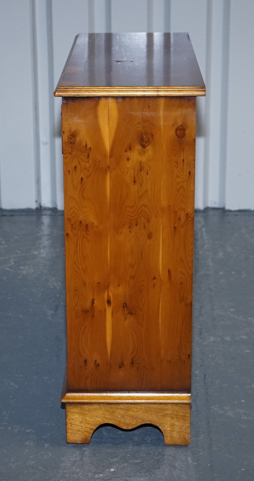 VINTAGE BURR YEW WOOD OPEN DWARF LIBRARY BOOKCASE WiTH TWO DRAWERS & SHELF