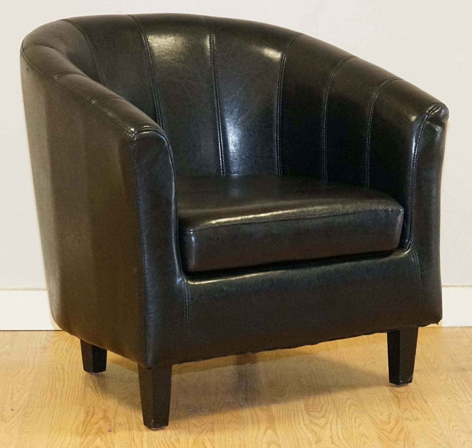 LOVELY BLACK LEATHER TUB CHAIR