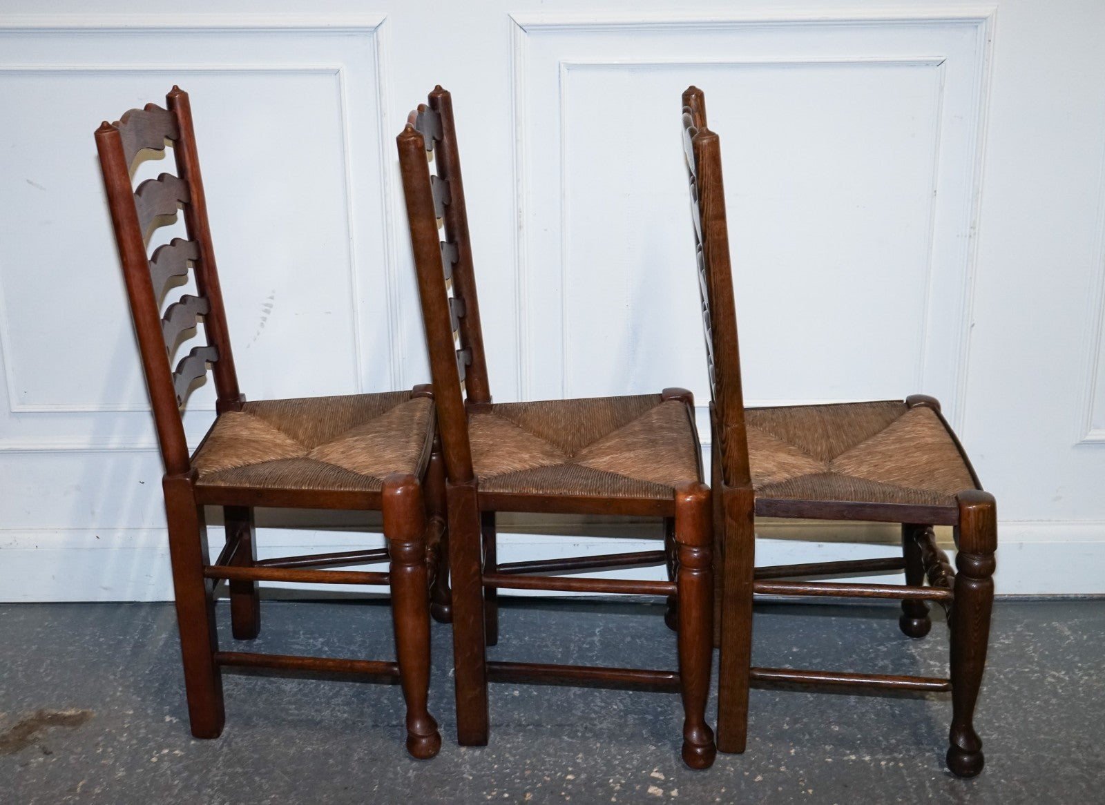 SET OF SIX ENGLISH ANTIQUE CIRCA 1910 LADDERBACK RUSH SEAT DINING CHAIRS