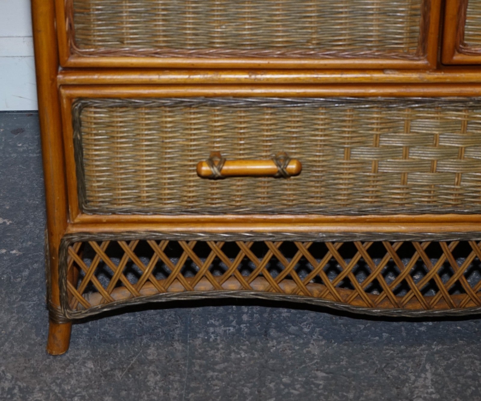 CIRCA 1970'S WOVEN WICKER ARMOIRE WARDROBE WiTH ONE DRAWER (1/2)