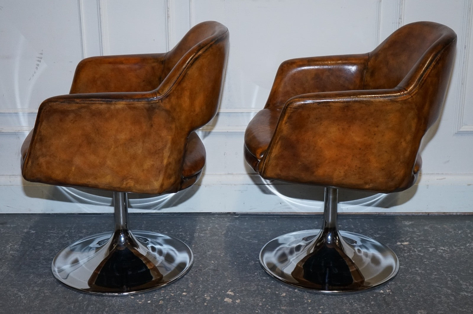 SET OF FOUR RESTORED HAND DYED LEATHER LARGO JOHANSON DESIGN SWIVEL ARMCHAIRS
