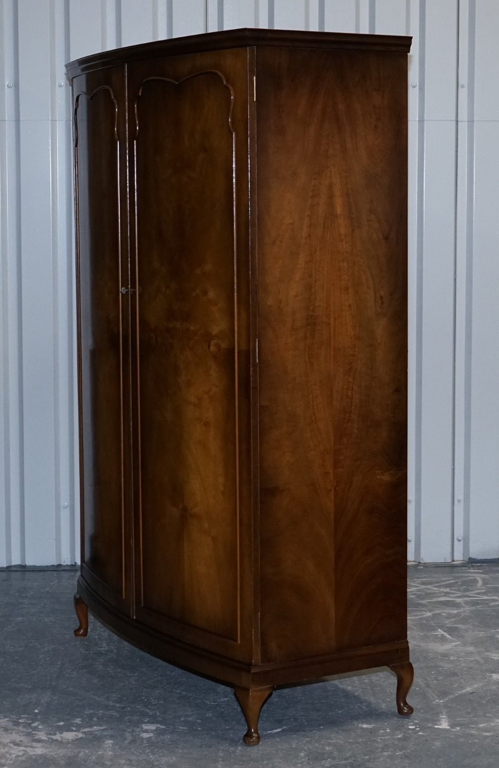 STUNNING 1920'S ENGLISH WALNUT ART DECO DOUBLE WARDROBE QUEEN ANNE LEGS