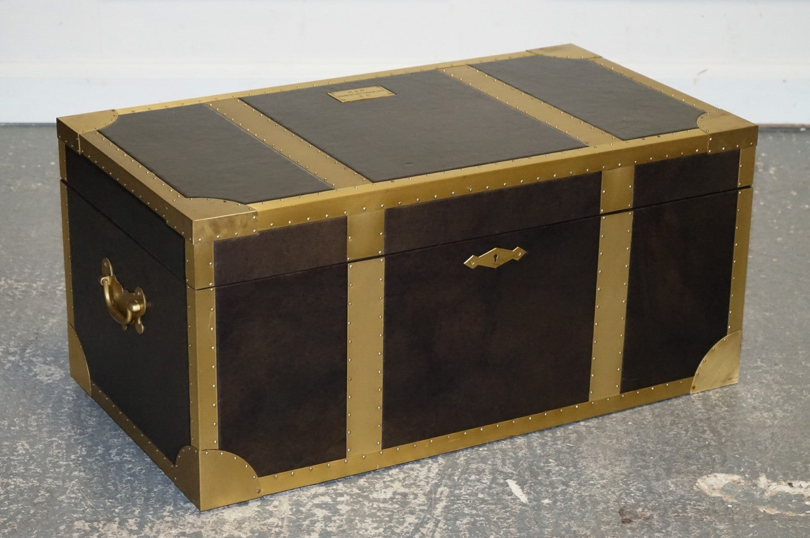 TIMOTHY OULTON CUMBERLAND COLLECTION STORAGE TRUNK WITH RED VELVET LINING