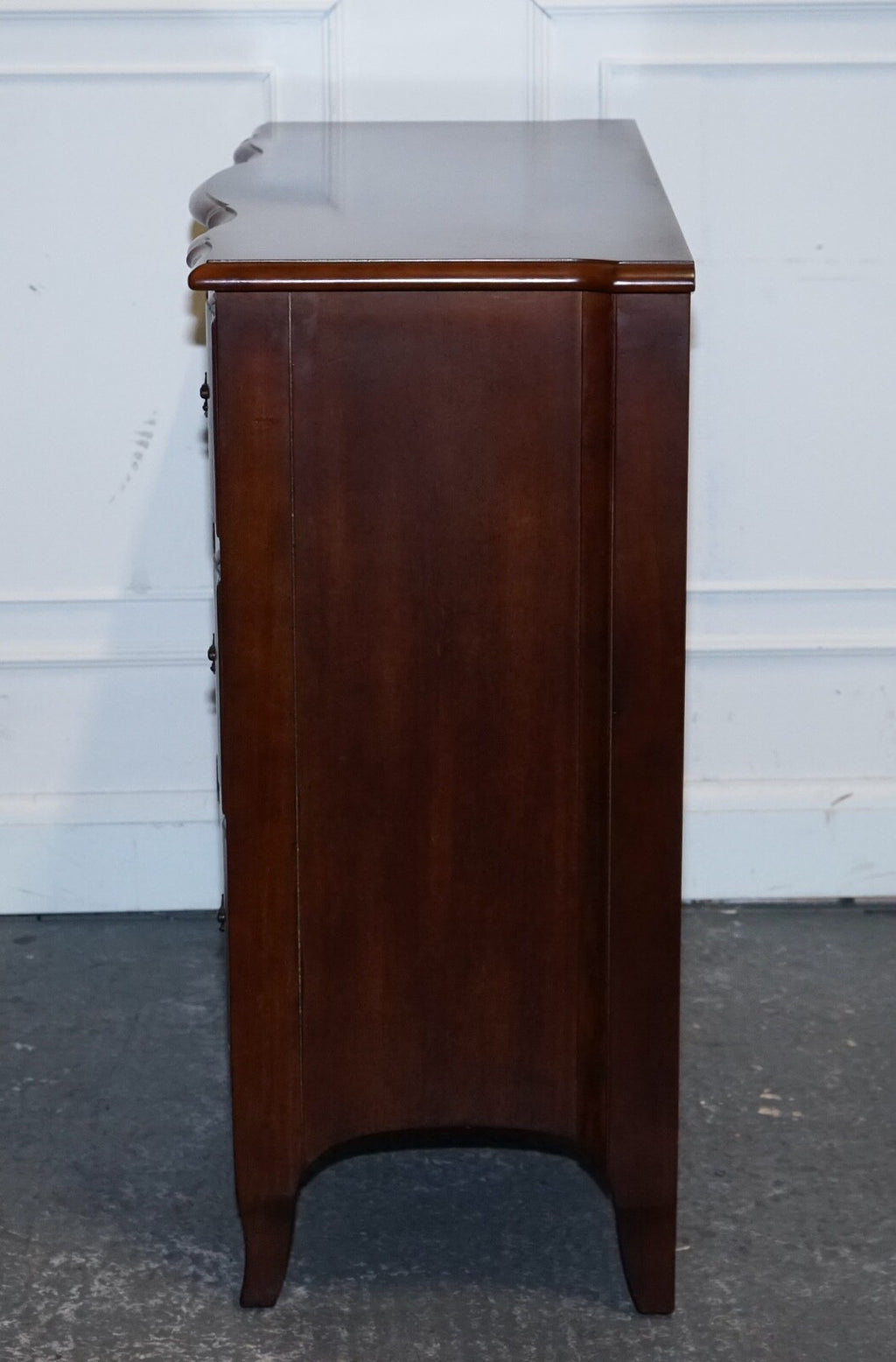 RALPH LAUREN VINTAGE GEORGIAN STYLE SERPENTINE FRONTED HARDWOOD CHEST OF DRAWERS