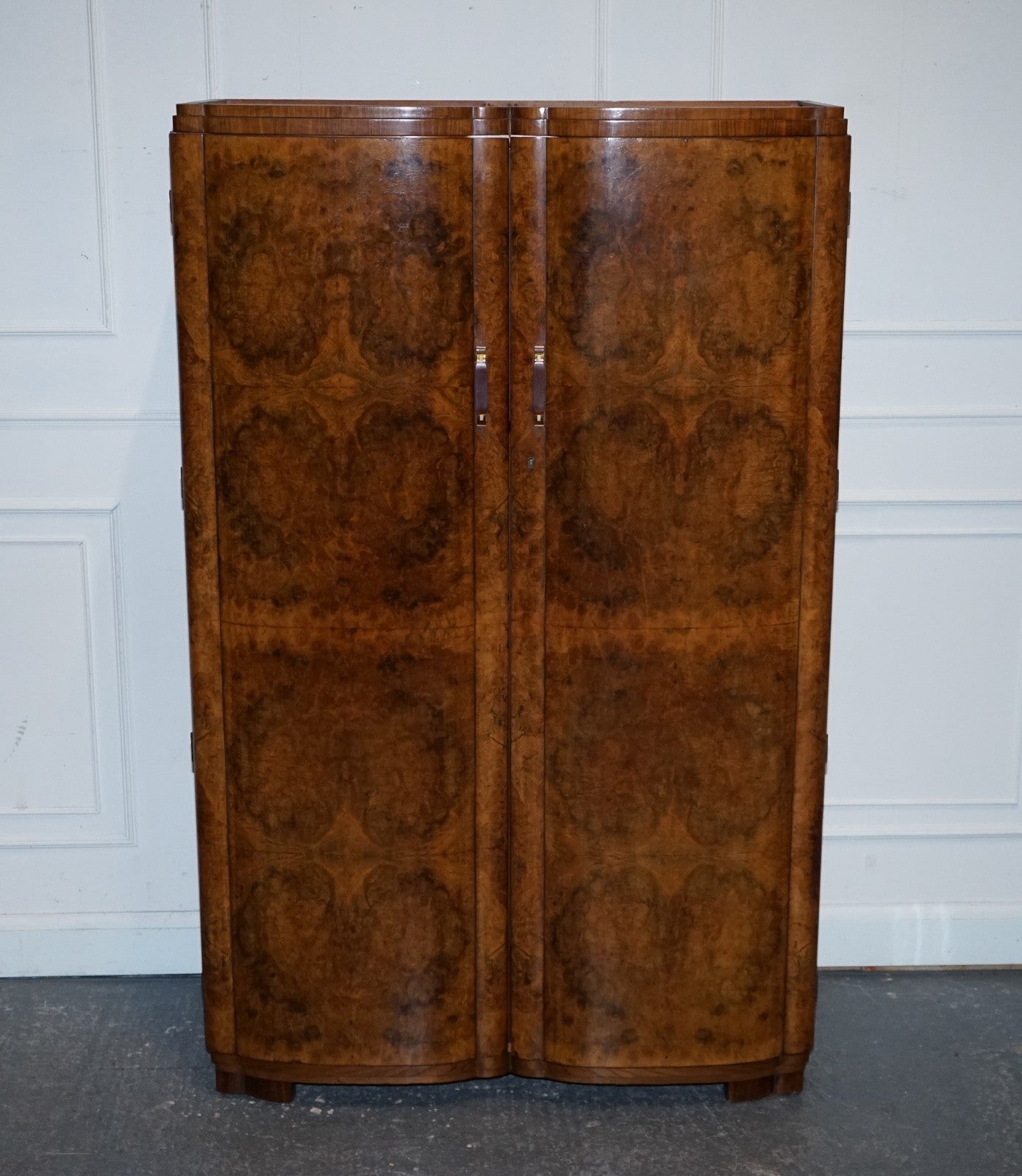 ANTIQUE CIRCA 1930'S ENGLISH BURR WALNUT ART DECO TWO DOOR WARDROBE