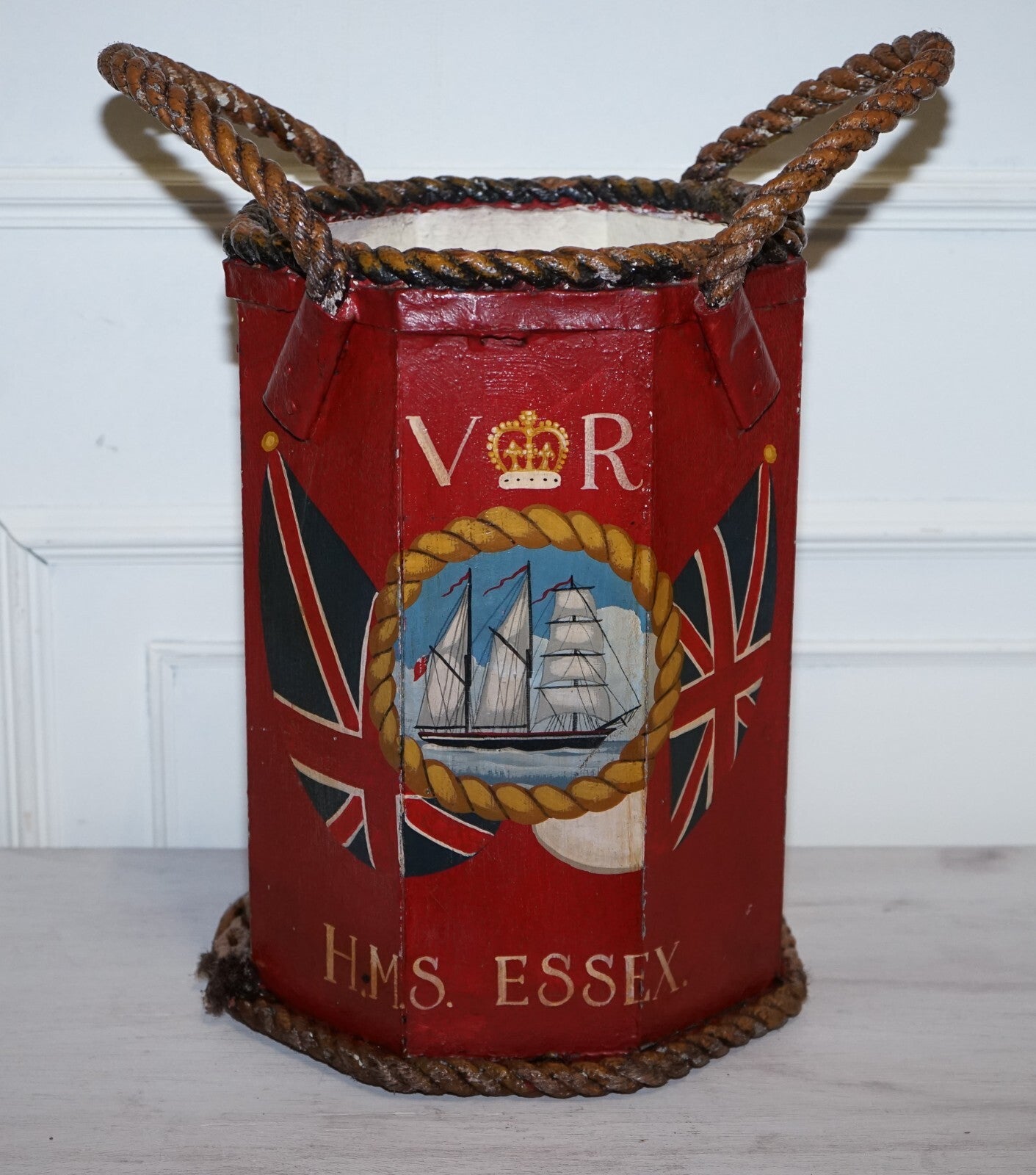 1876 NAVAL HAND PAINTED WOODEN POWDER CANON BIN H.M.S. ESSEX COAT OF ARMS