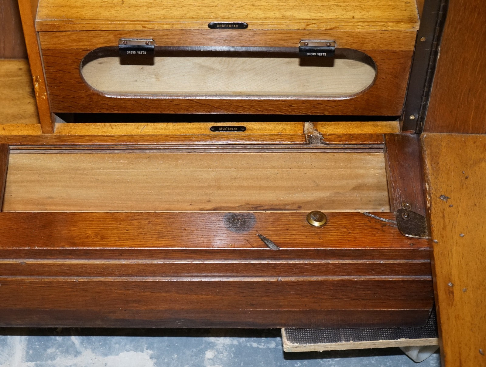 ANTIQUE 1930S ART DECO COMPACTOM REGENT STREET LONDON GENTLEMANS ''YN'' WARDROBE