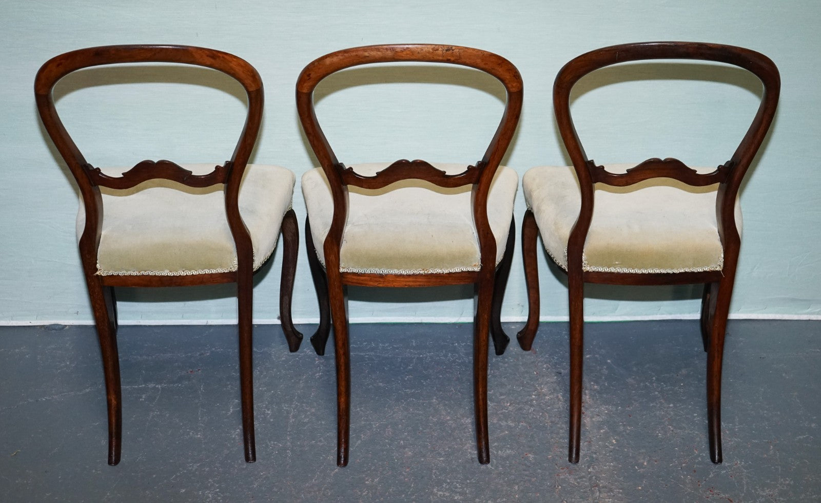 SET OF SIX CIRCA 1860 VICTORIAN BALLOON BACK DINNING CHAIRS