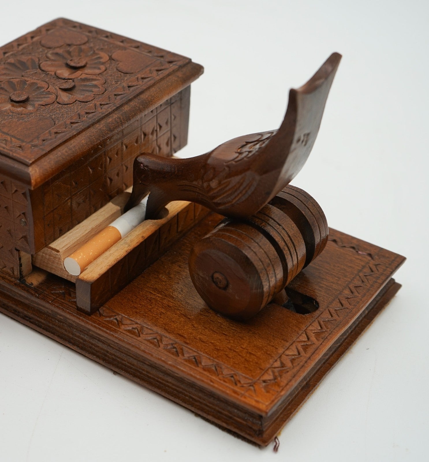 CIRCA 1950'S BIRDIE CIGARETTE DISPENSER CARVED WOOD BOX