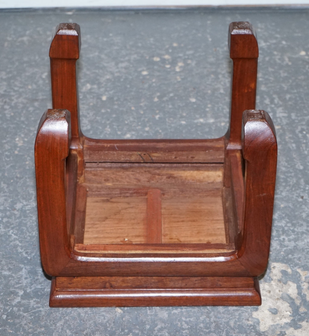 VINTAGE ORIENTAL CHINESE TEAK SIDE TABLE PLANT STAND MADE IN HONG KONG