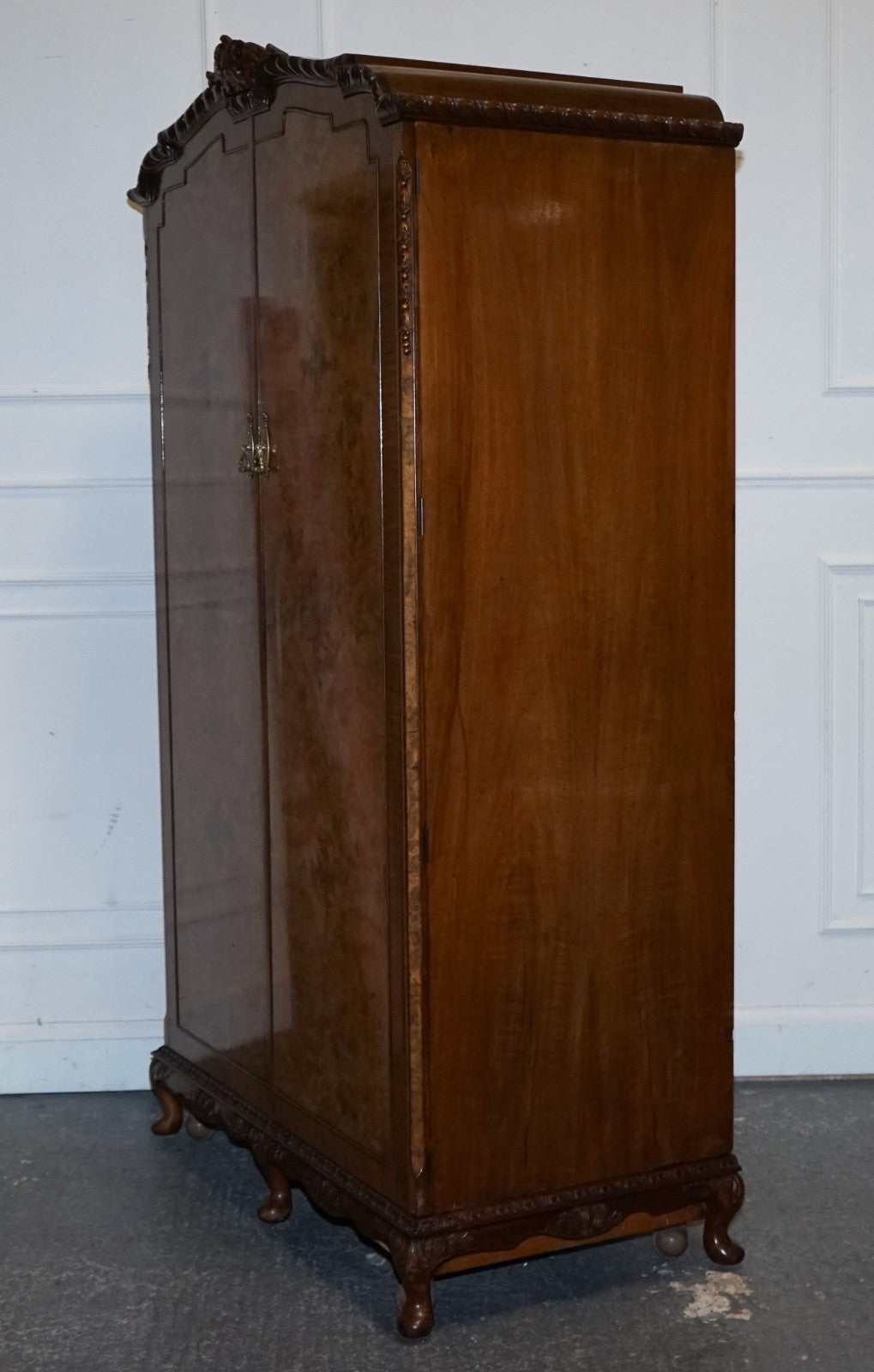 VICTORIAN QUEEN ANNE ENGLISH ART DECO BURR WALNUT TWO DOOR WARDROBE
