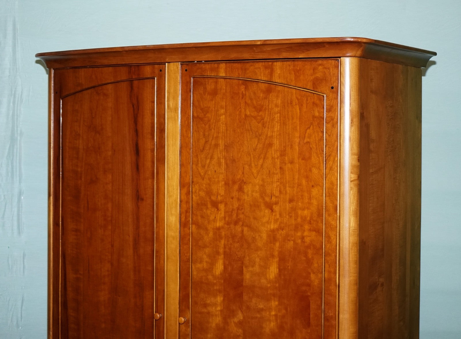 FRENCH STYLE WILLIS & GAMBIER ROCHELLE COLLECTION DOUBLE WARDROBE (1/2)