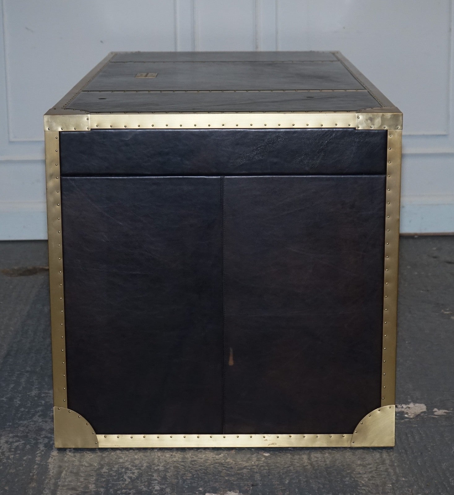 TIMOTHY OULTON CUMBERLAND COLLECTION AGED LEATHER DESK RED VELVET LINING
