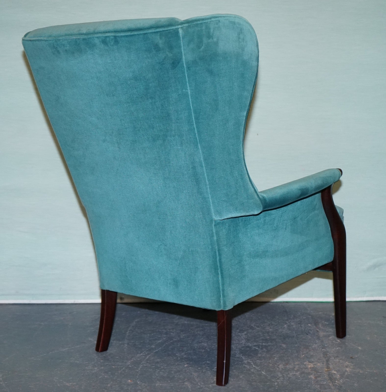 MID CENTURY VINTAGE PAIR OF PARER KNOLL FROXFIELD BLUE FABRIC WINGBACK ARMCHAIRS
