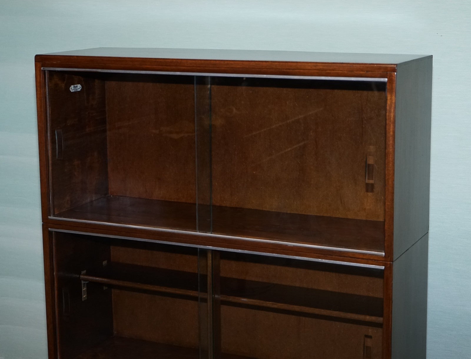 CIRCA 1930s MINTY OF OXFORD THREE TIER GLASS FRONT BARRISTER BOOKCASE CABINET