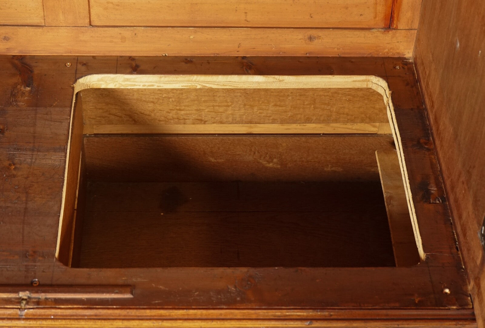 1800 ANTIQUE ENGLISH GEORGIAN FLAMED HARDWOOD LINEN PRESS WARDROBE ARMOIRE J1