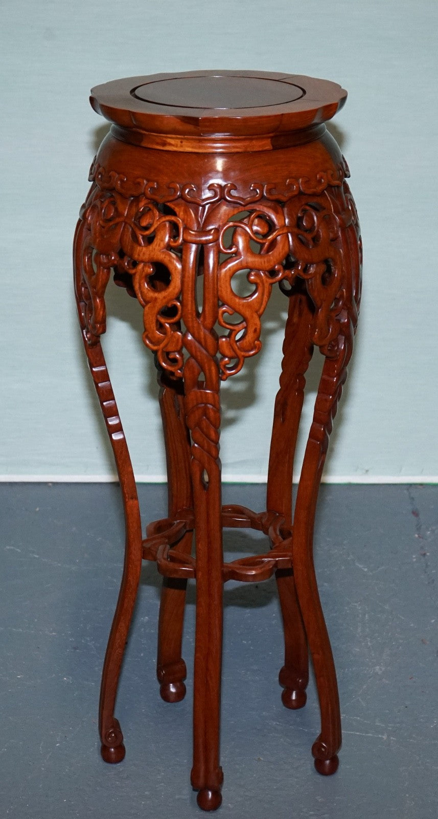 CHINESE HARDWOOD PLANT STAND WITH PIERCED DESIGN & CABRIOLE LEGS