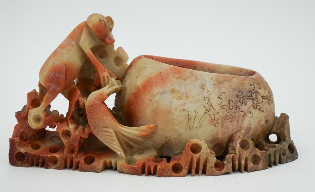 EARLY 20TH CENTRY CHINESE HAND CARVED SOAPSTONE DECORATIVE POT