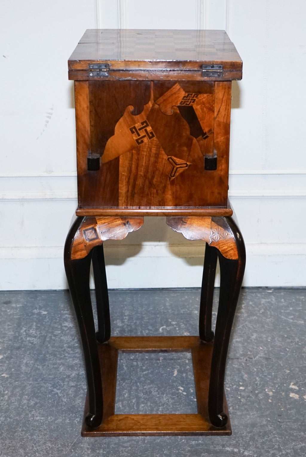 ANTIQUE CIRCA 1800S JAPANESE MARQUETRY GAMES TABLE CABINET ON STAND