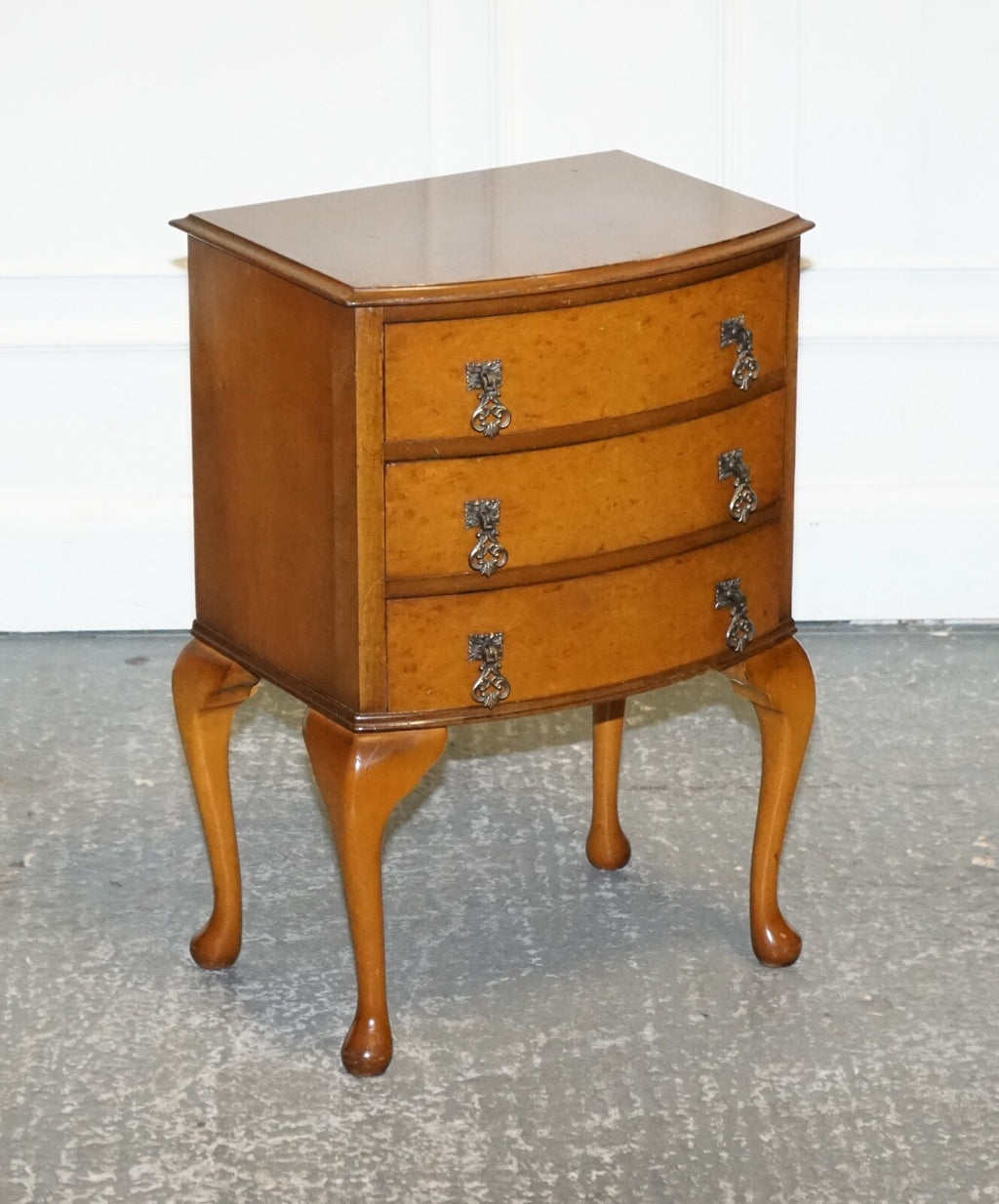 GORGEOUS VINTAGE ART DECO STYLE BURR WALNUT SIDE END LAMP TABLE QUEEN ANNE LEGS