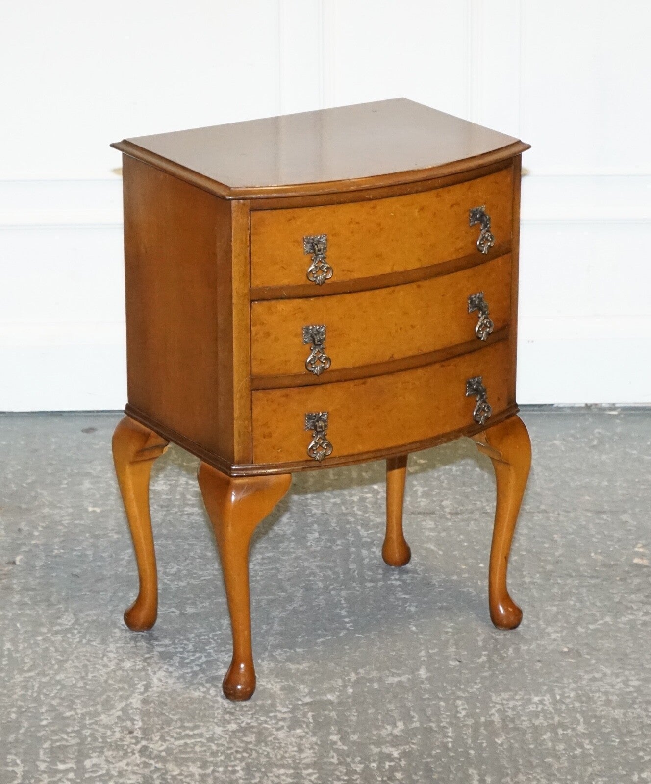 GORGEOUS VINTAGE ART DECO STYLE BURR WALNUT SIDE END LAMP TABLE QUEEN ANNE LEGS