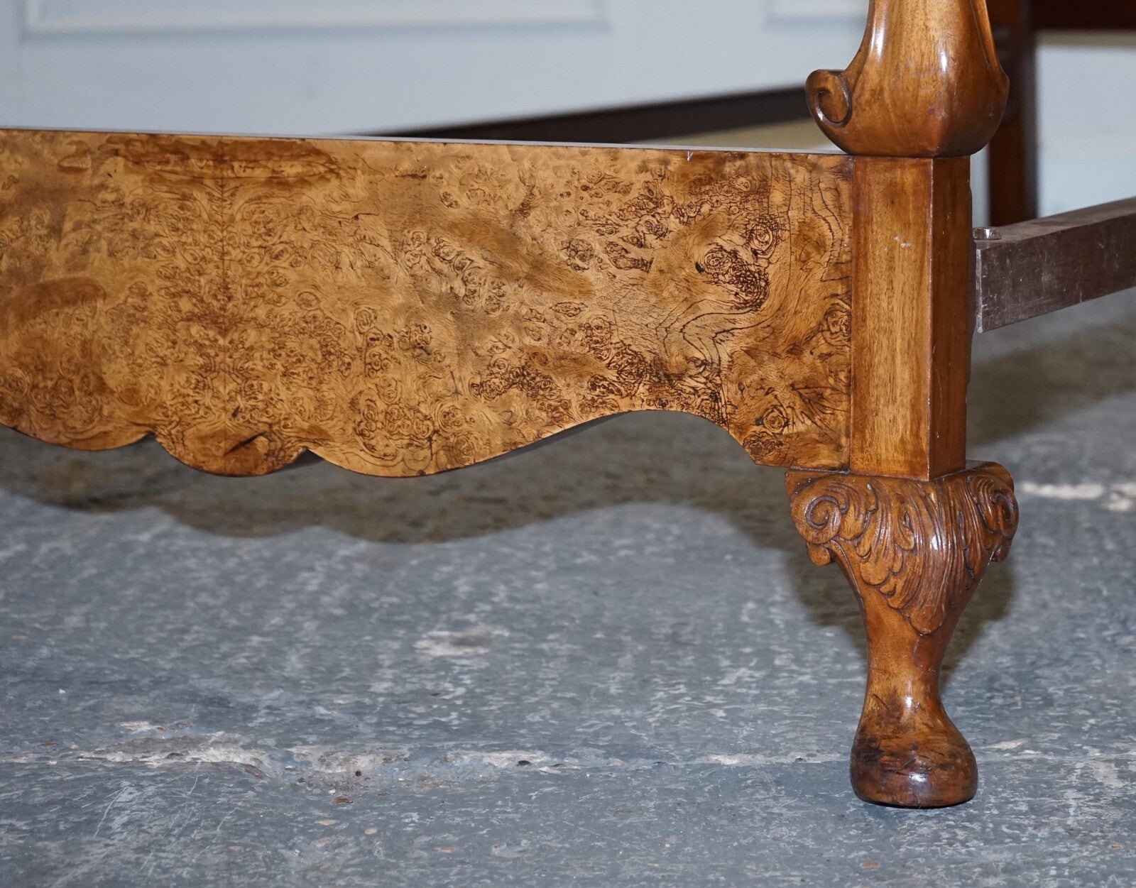 1930 ART DECO BURR WALNUT ENGLISH MADE VONO BEDSTEAD FRAME QUEEN ANNE LEGS 2/2