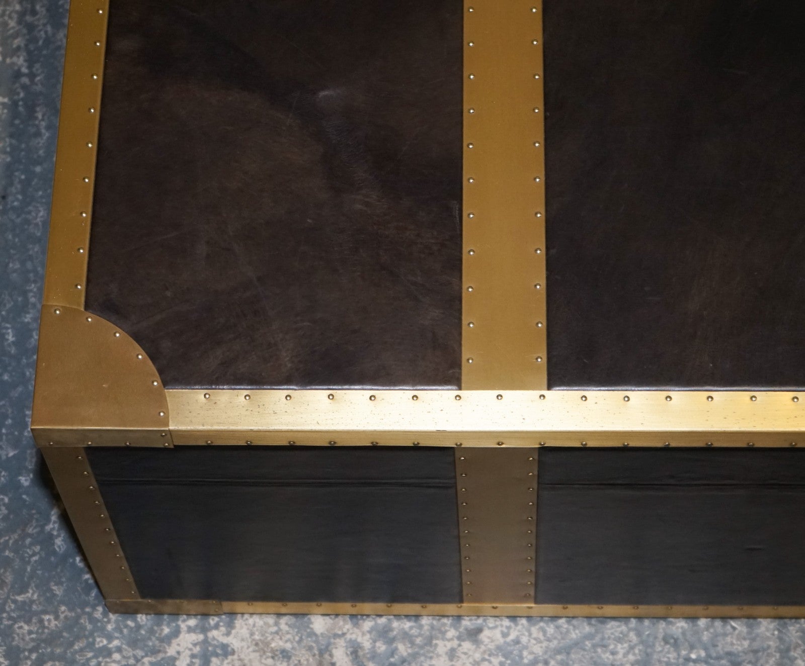 TIMOTHY OULTON CUMBERLAND COLLECTION COFFEE TABLE WITH RED VELVET LINING