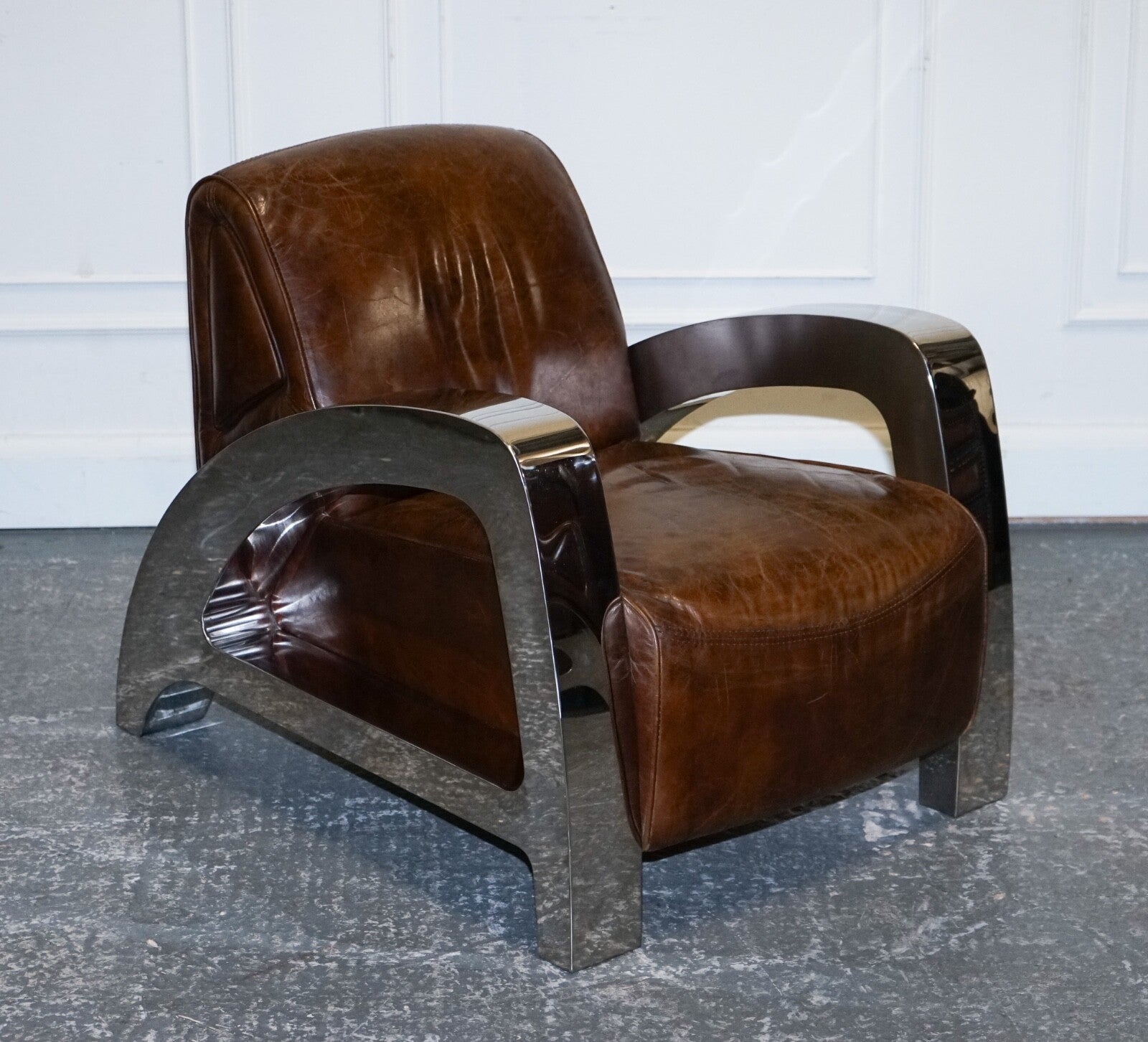STUNNING PAIR OF FRENCH ART DECO CHROME AVIATOR HERITAGE BROWN LEATHER ARMCHAIRS