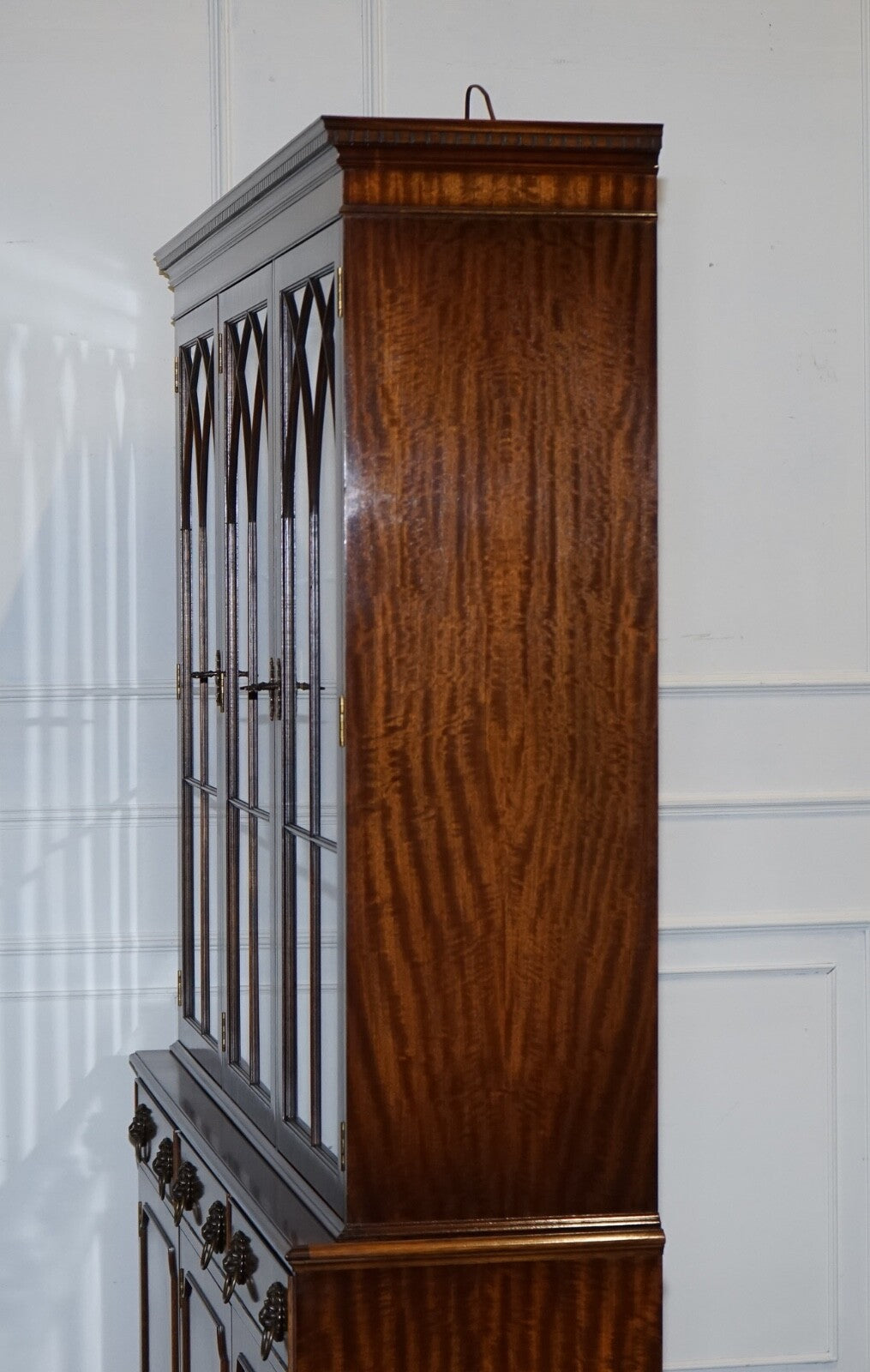 BEVAN FUNNEL GEORGIAN STYLE DISPLAY CABINET BOOKCASE GLASS SHELVES AND LIGHTS