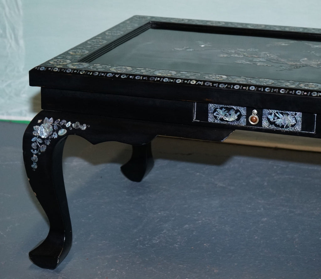 ORIENTAL CHINESE BLACK LACQUER COFFEE TABLE WITH MOTHER OF PEARL AND TWO DRAWERS