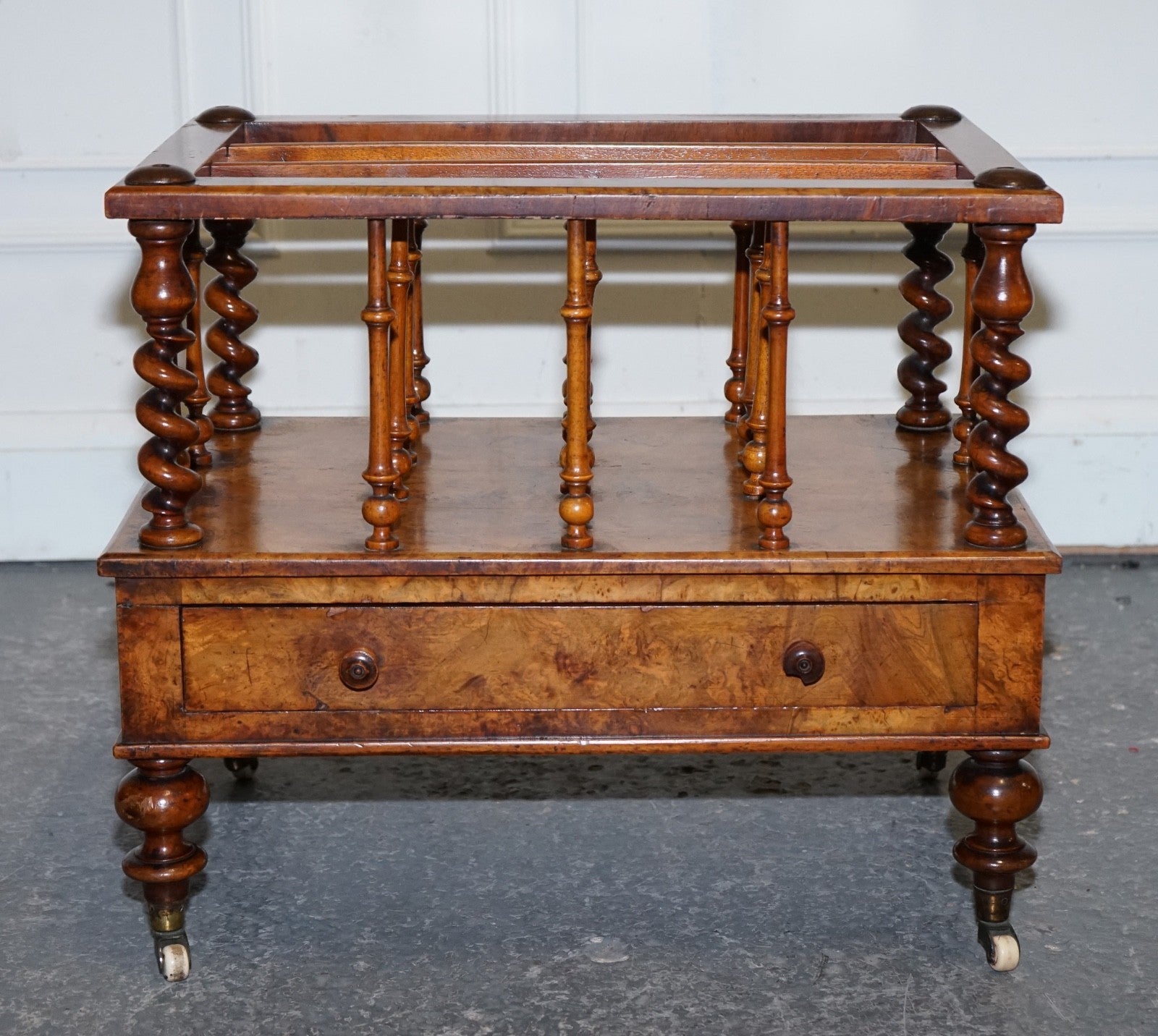 FINE ANTIQUE VICTORIAN 1860 BURR WALNUT CANTERBURY MAGAZINE RACK BOBBIN COLUMNS