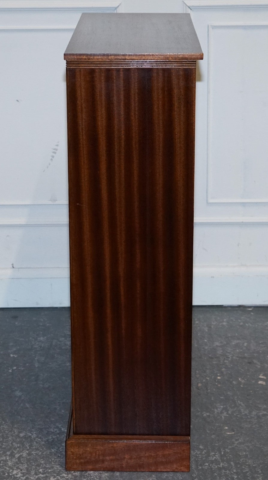 VINTAGE DWARF OPEN BOOKCASE WITH FIXED SHELVES