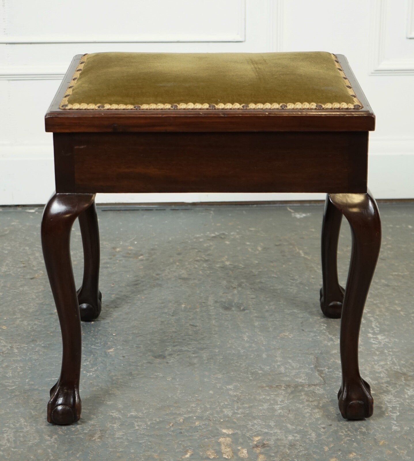 LAiDLER ROBSONS PIANO STOOL WITH STORAGE ON CLAW & BALL FEET