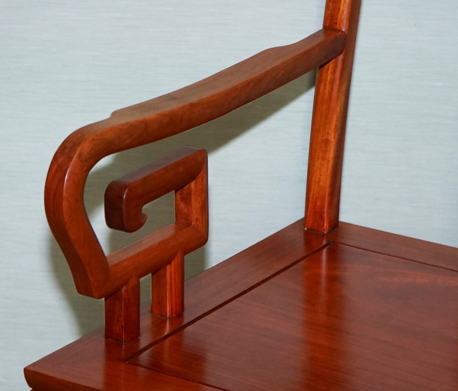 VINTAGE ORIENTAL CHINESE TEAK CARVED FLOWER AND BIRD ARMCHAIR