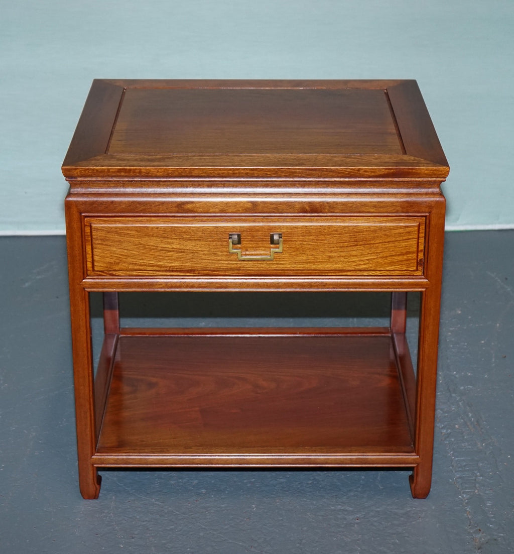 VINTAGE ORIENTAL CHINESE MiD CENTURY SIDE TABLE WiTH DRAWER AND SHELF