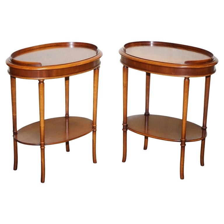 VINTAGE PAIR OF FLAMED MAHOGANY OVAL SIDE END WINE LAMP TABLE GALLERY RAIL TOP