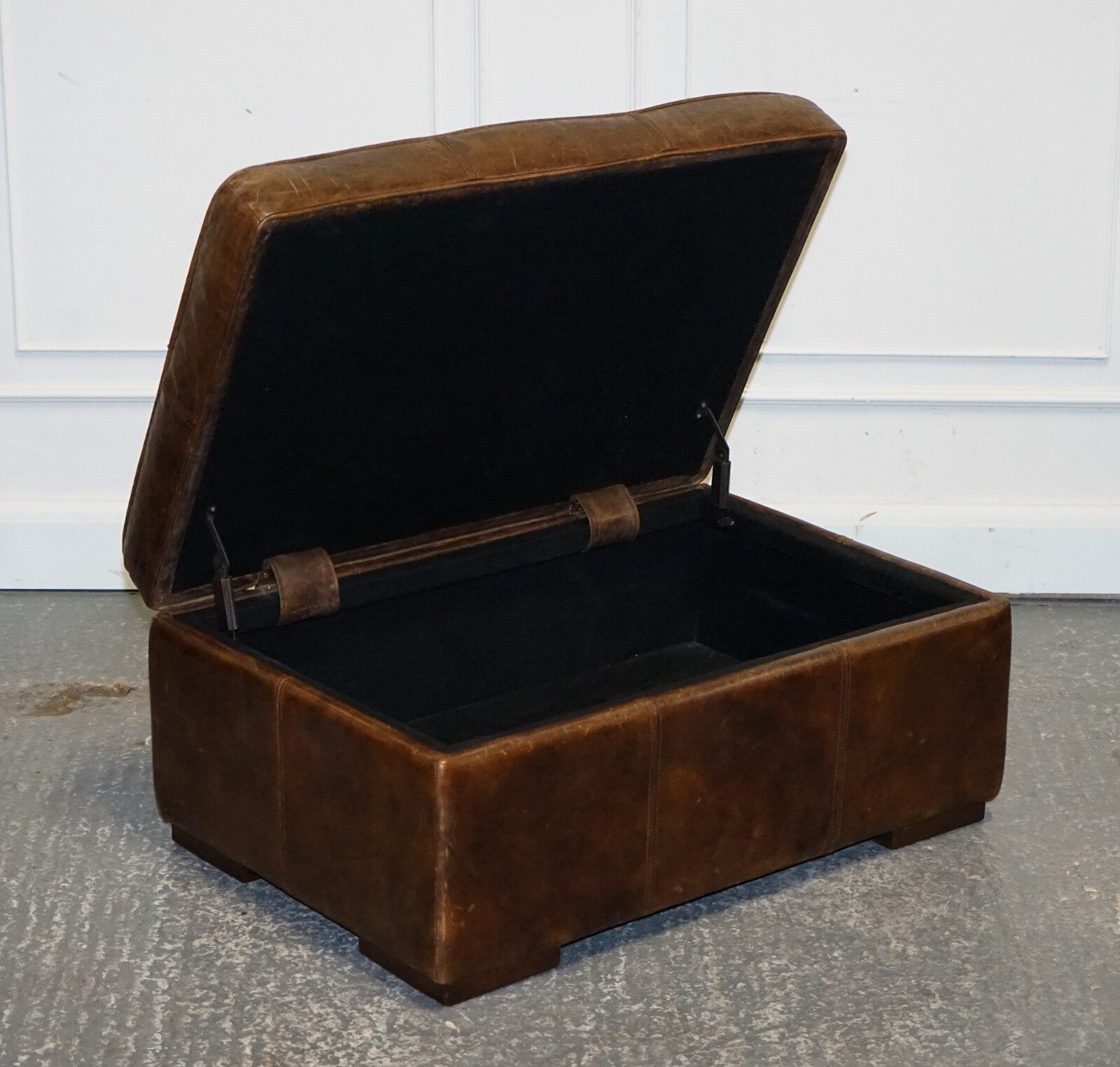 VINTAGE HALO REGGIO GROUCHO BROWN LEATHER OTTOMAN FOOTSTOOL WITH STORAGE SPACE