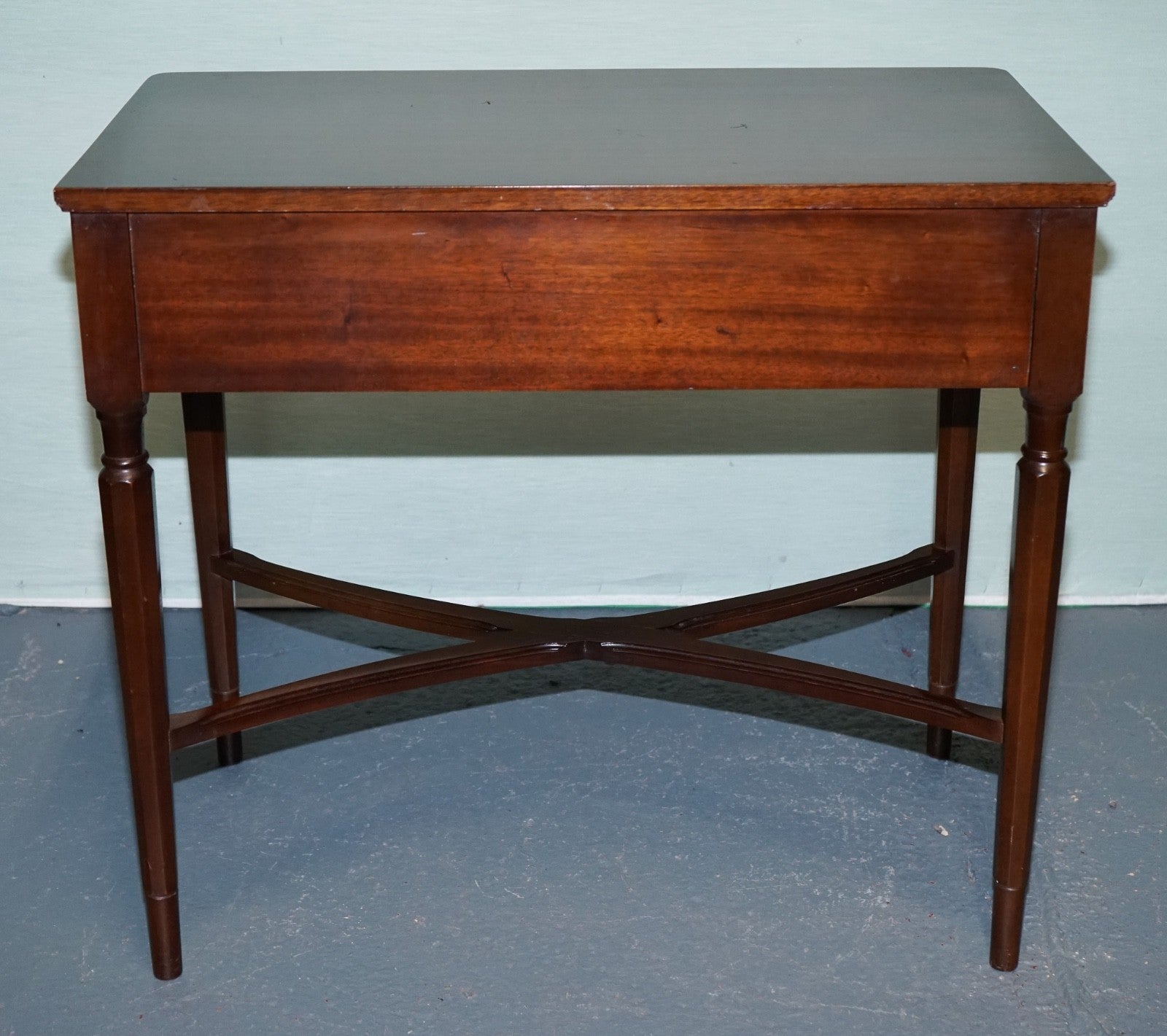 VINTAGE STRONGBOW GAME WRITING DESK WITH PULL OUT TRAY WITH LEATHER INLAY