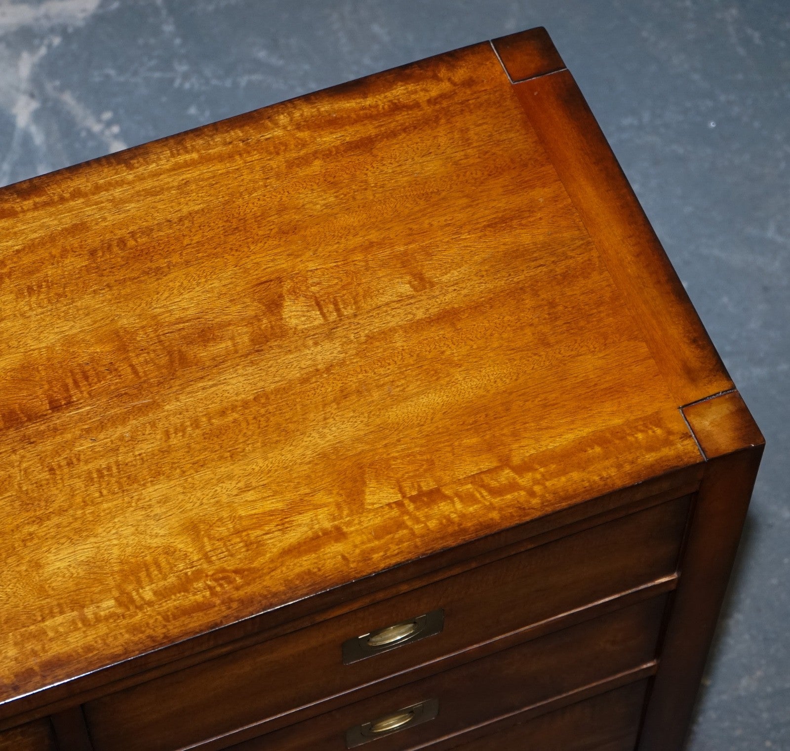 VINTAGE HARDWOOD & BRASS MILITARY CAMPAIGN STYLE BANK OF DRAWERS SIDEBOARD