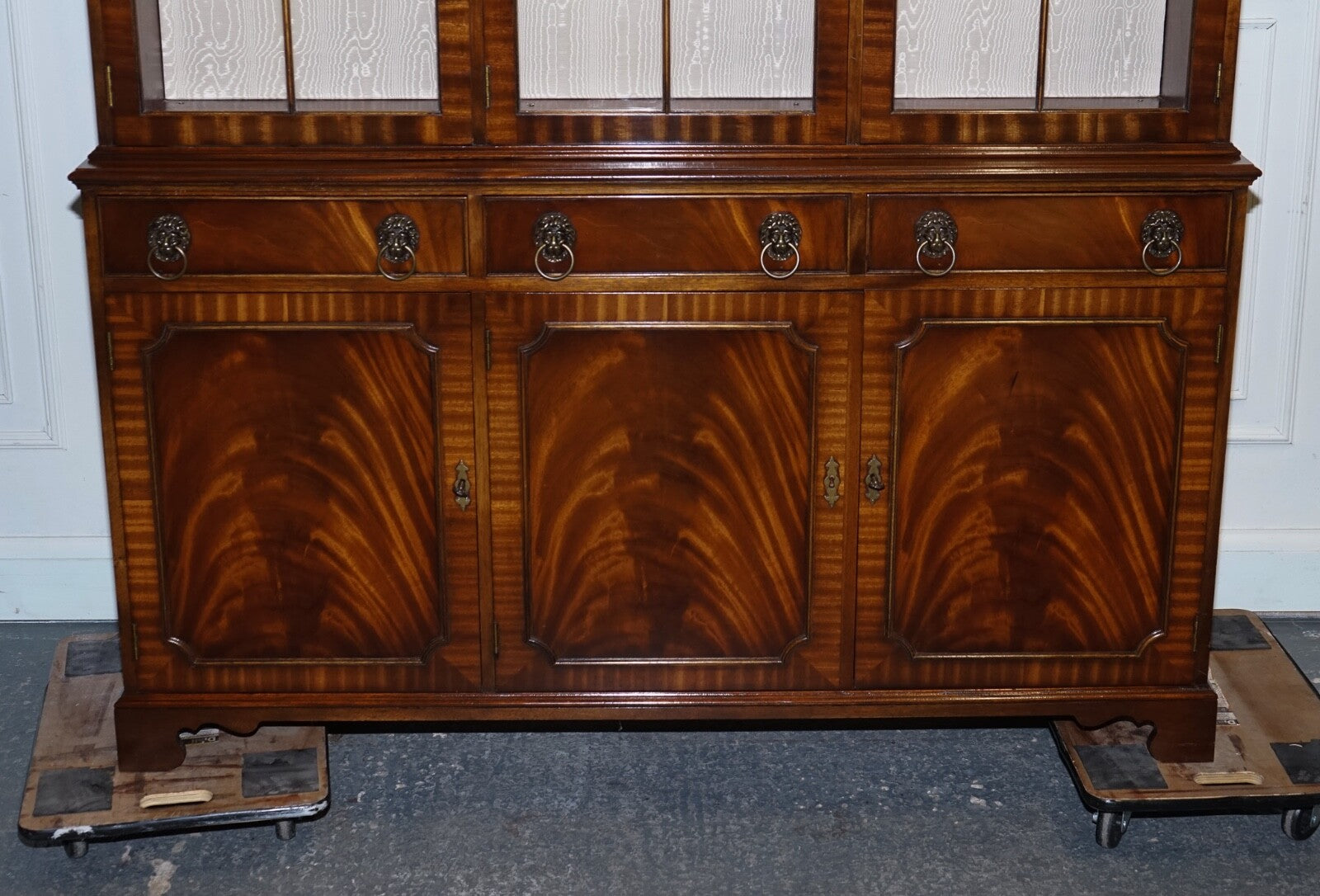 BEVAN FUNNEL GEORGIAN STYLE DISPLAY CABINET BOOKCASE GLASS SHELVES AND LIGHTS