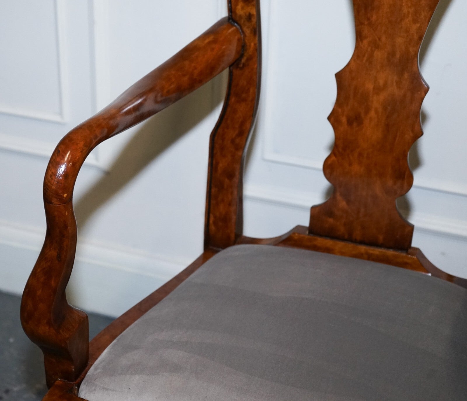 1920'S ART DECO PAIR OF QUEEN ANNE STYLE BURR WALNUT HALLWAY ELBOW ARMCHAIRS