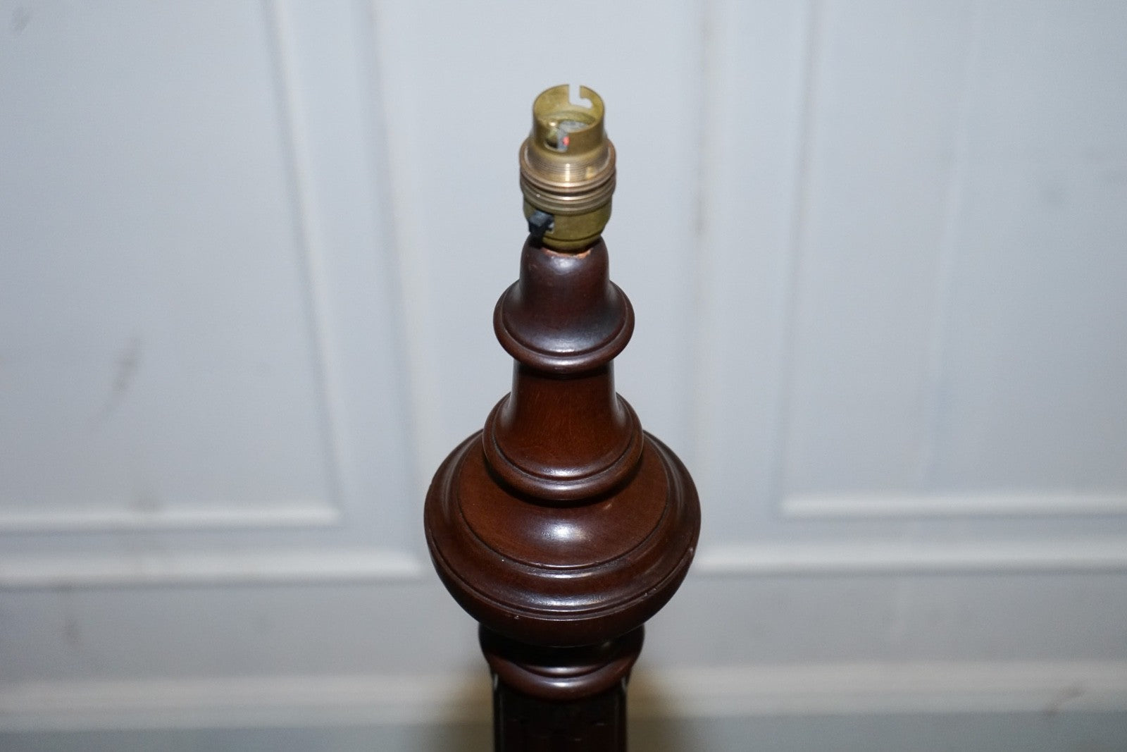 ANTIQUE 1920'S TRADITIONAL ENGLISH HARDWOOD  STANDARD FLOOR LAMP