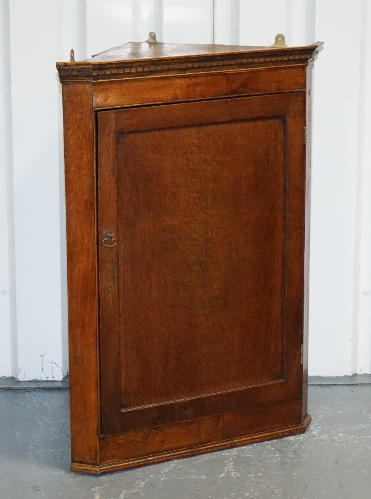 ANTIQUE ENGLISH OAK HANGING CORNER CUPBOARD CABINET