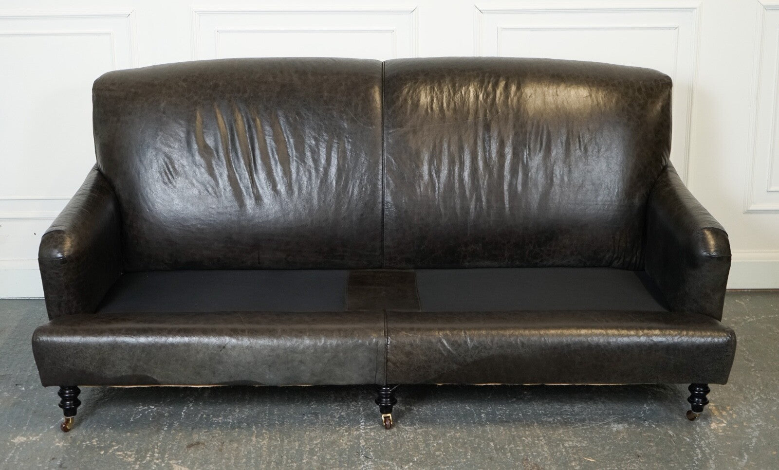 EXQUiSITE HOWARD STYLE HERITAGE GREY LEATHER SOFA (2/2) J1