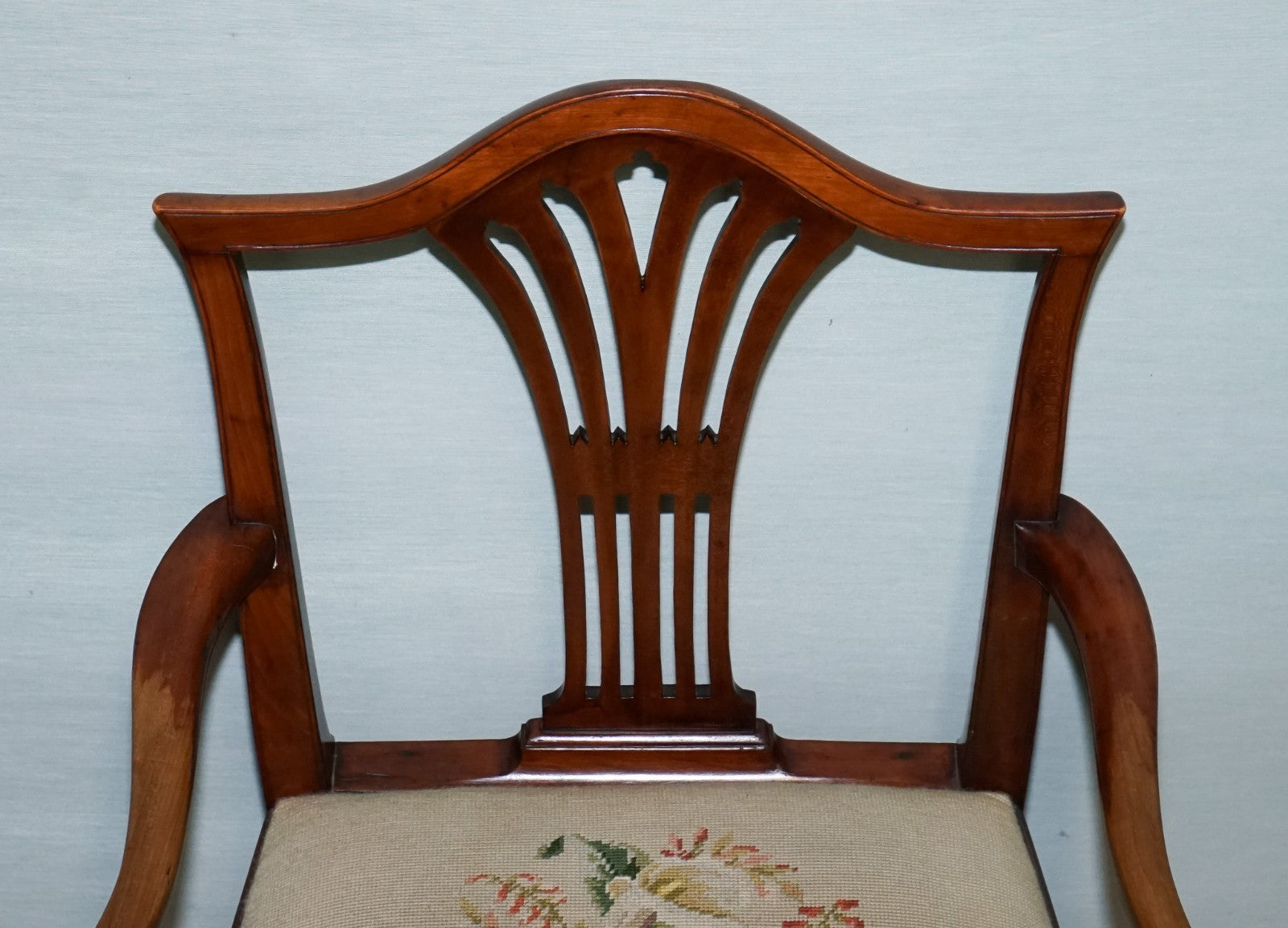19TH CENTRY SINGLE HEPPLEWHITE ELBOW ARMCHAIR WITH FLORAL NEEDLEPOINT CUSHION