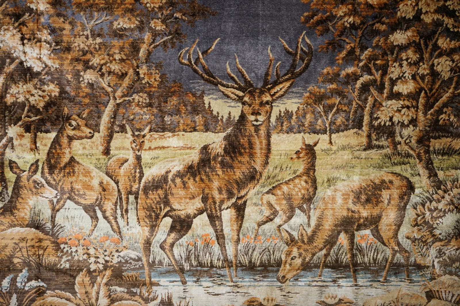 VINTAGE WOVEN WALL TAPESTRY WOODLAND STAG & DEER SCENE RUSTIC HUNTiNG LODGE
